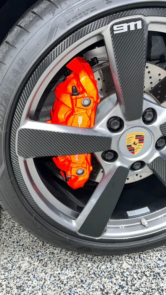 Rines y frenos Premium de coche modificado por Florida Luxury Tint